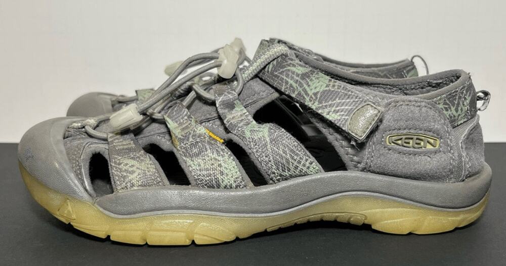 KEEN women’s hiking water shoes gray size 5